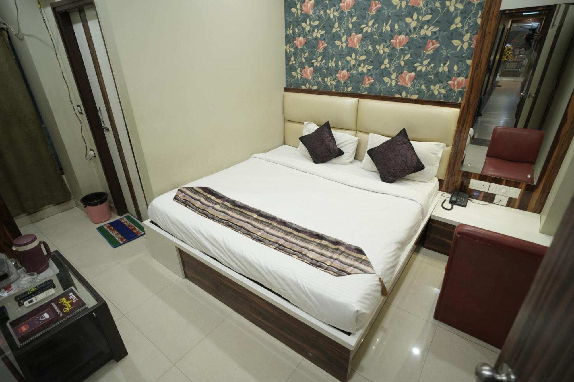 Hotel Rajkamal Near Varanasi Railway Station 외부 사진