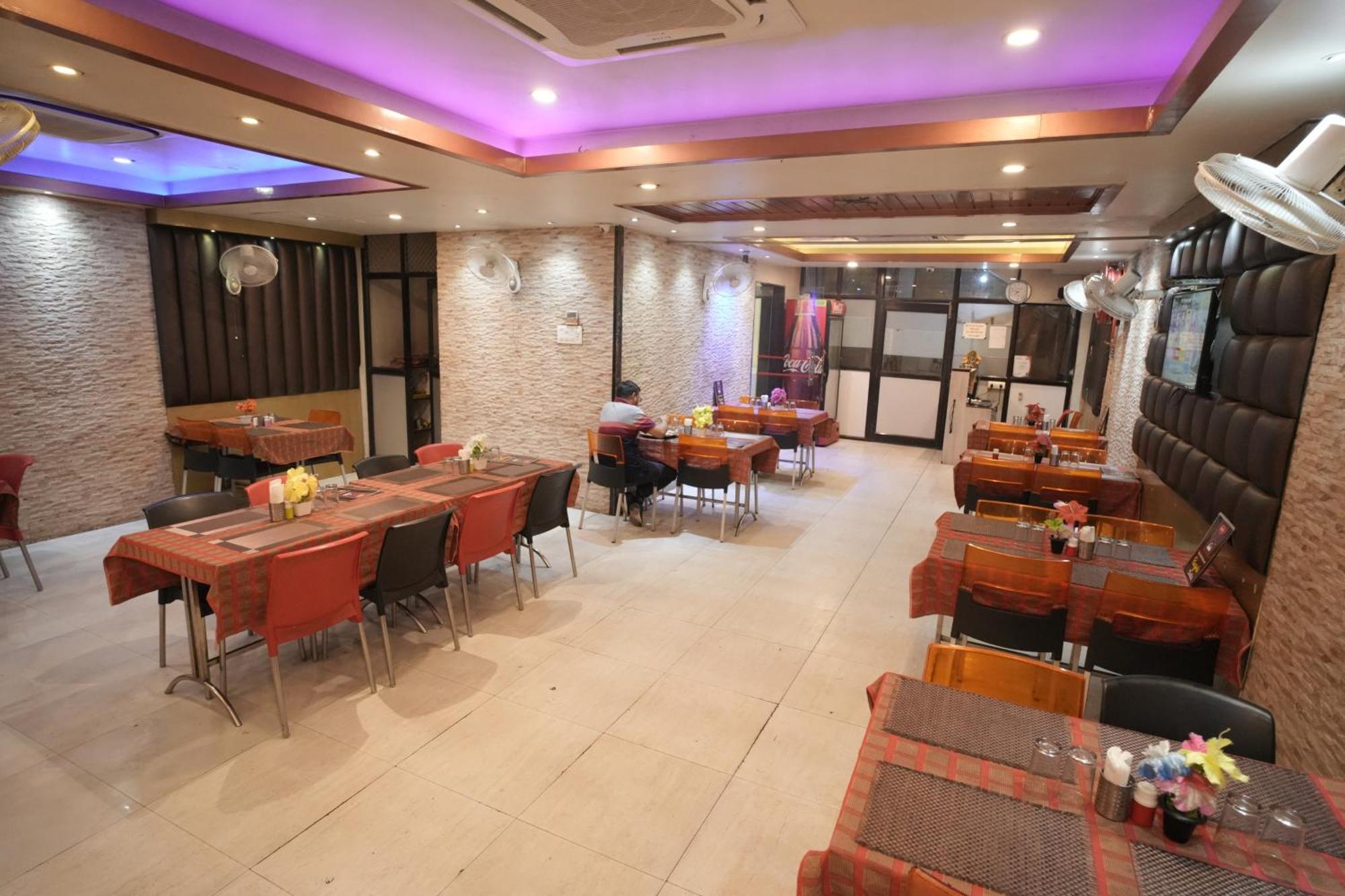 Hotel Rajkamal Near Varanasi Railway Station 외부 사진