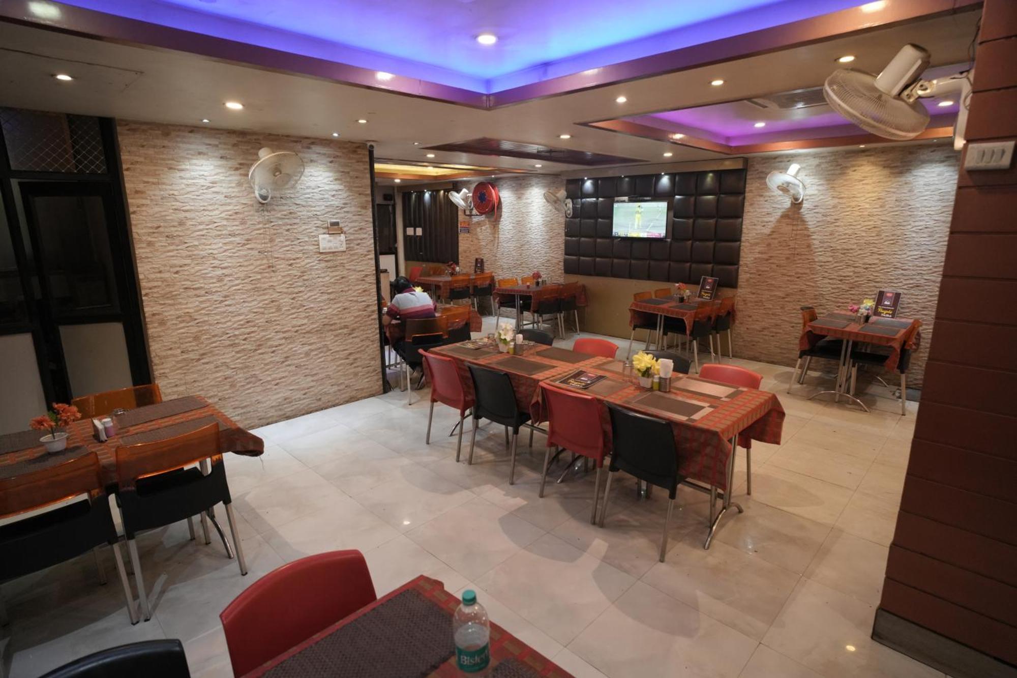Hotel Rajkamal Near Varanasi Railway Station 외부 사진