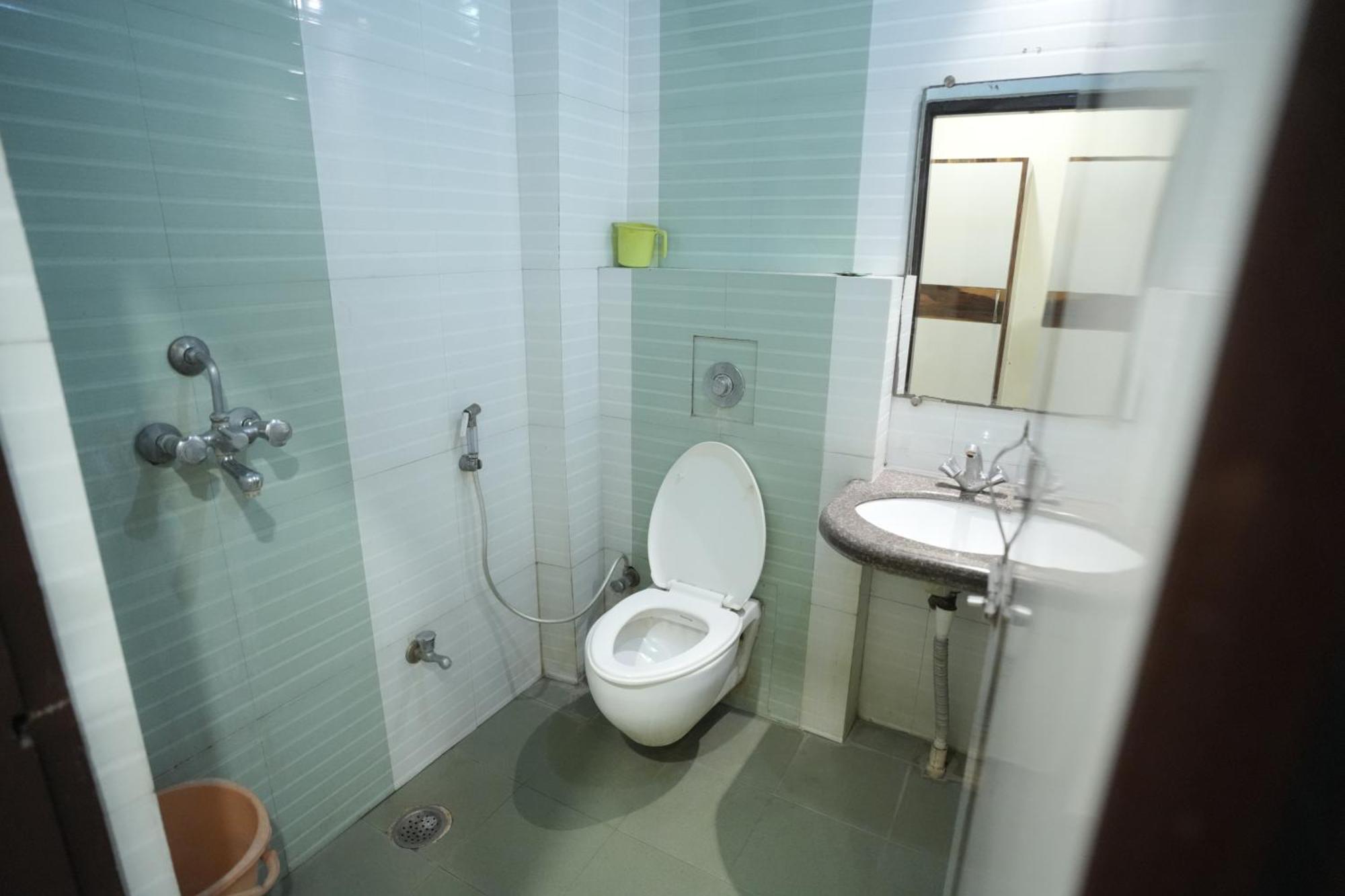 Hotel Rajkamal Near Varanasi Railway Station 외부 사진