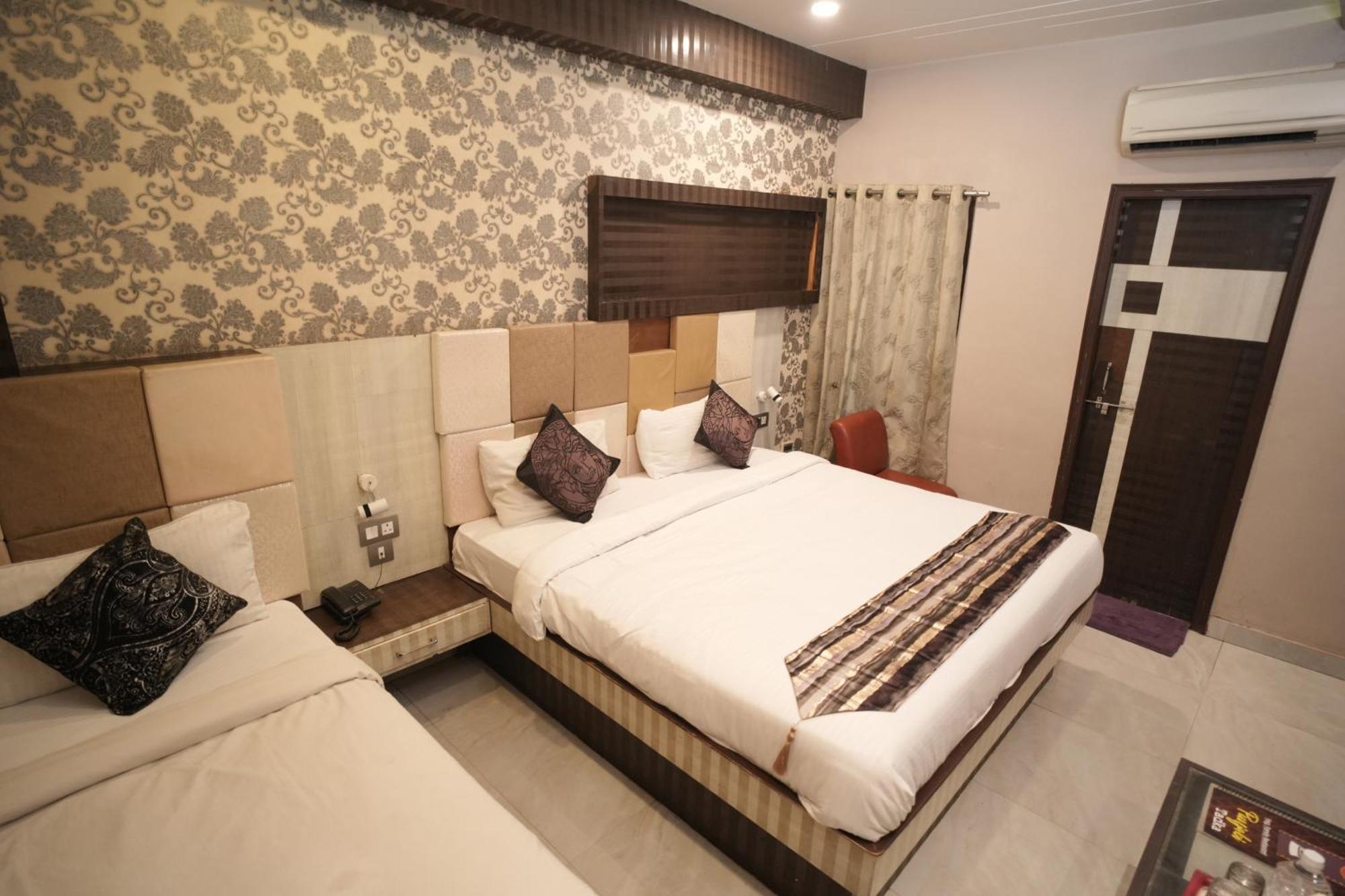 Hotel Rajkamal Near Varanasi Railway Station 외부 사진