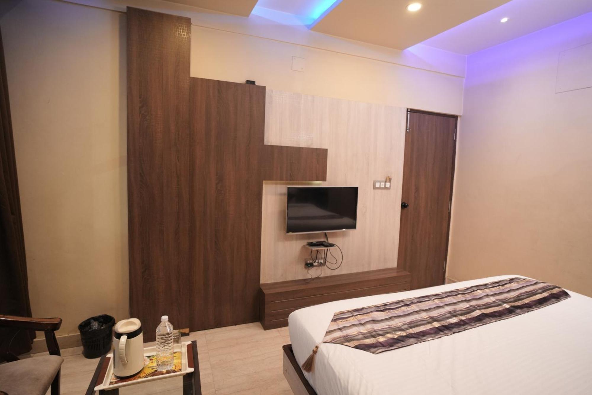 Hotel Rajkamal Near Varanasi Railway Station 외부 사진
