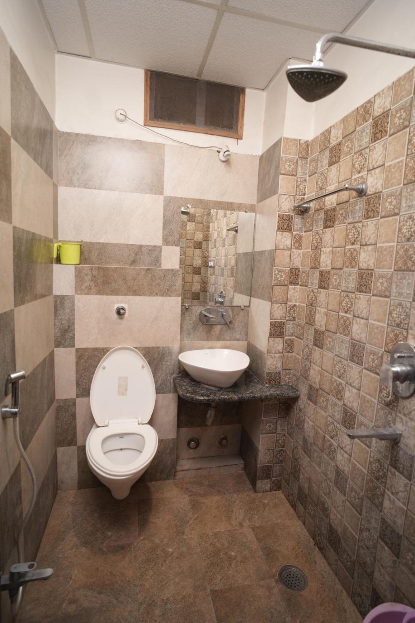 Hotel Rajkamal Near Varanasi Railway Station 외부 사진